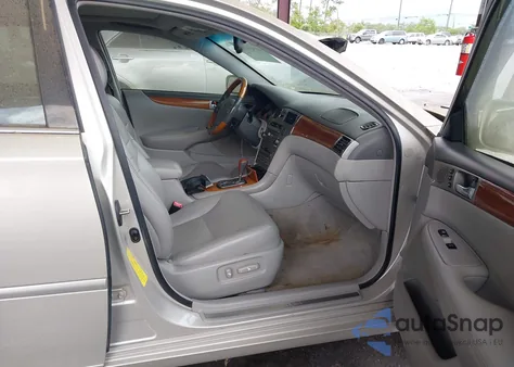 2005 Lexus Es 330 z USA, uszkodzony, nr VIN JTHBA30G255121982